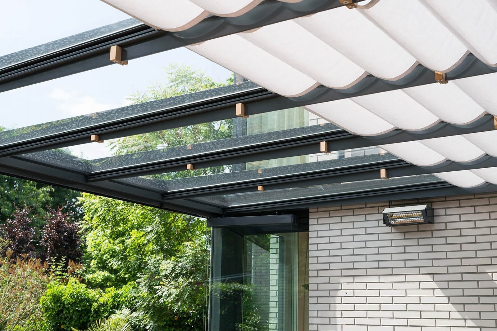 Nieuw Een exclusieve, aluminium terrasoverkapping met glas | Van van Ee OU-03